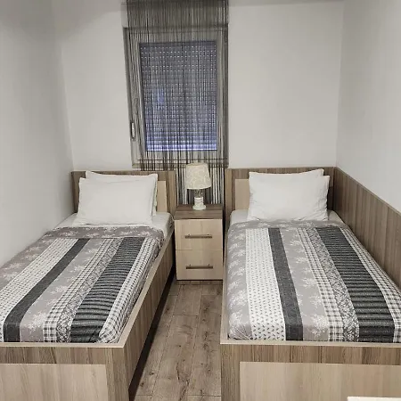 Riverside By Inntown Apartment