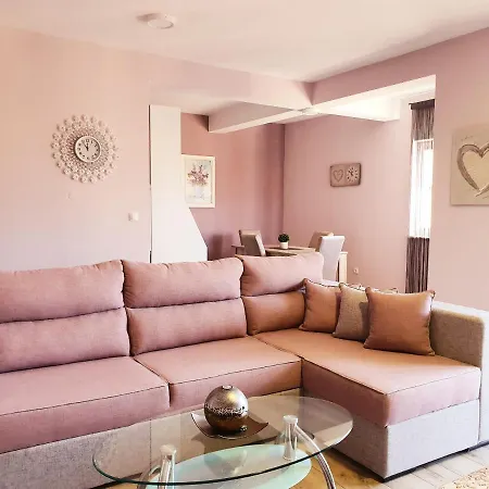 Riverside Apartman *