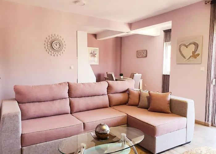 Riverside Apartman *